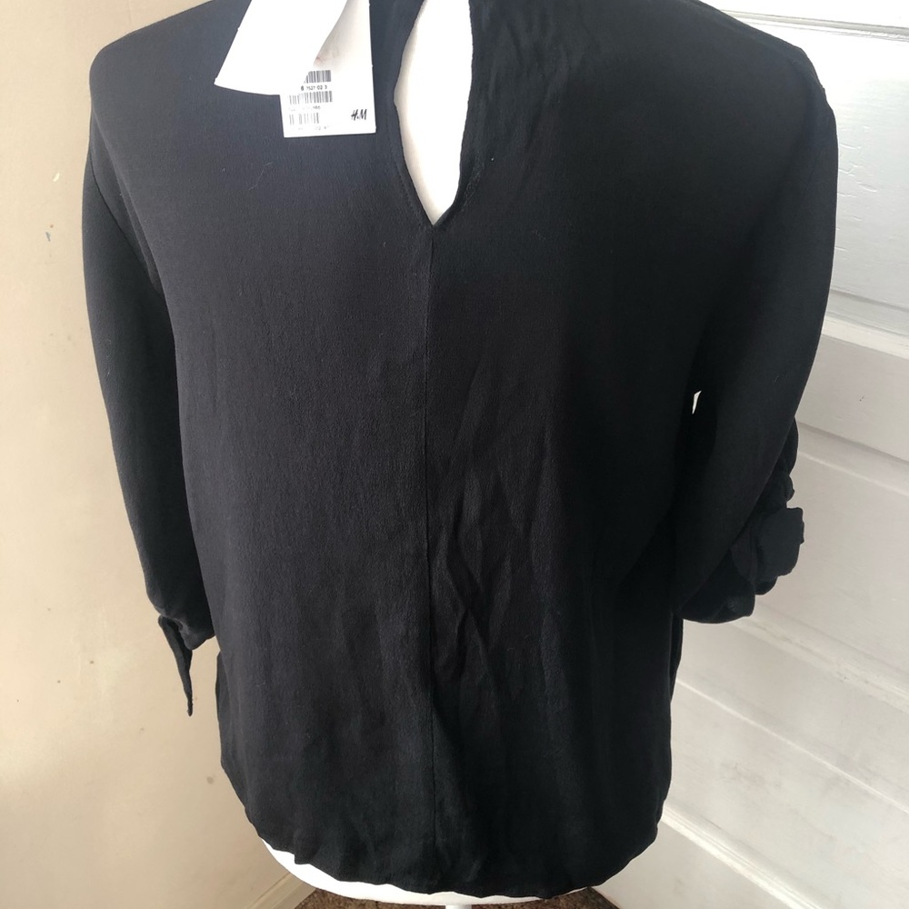 🆕 H&M Blouse - Picture 3 of 5